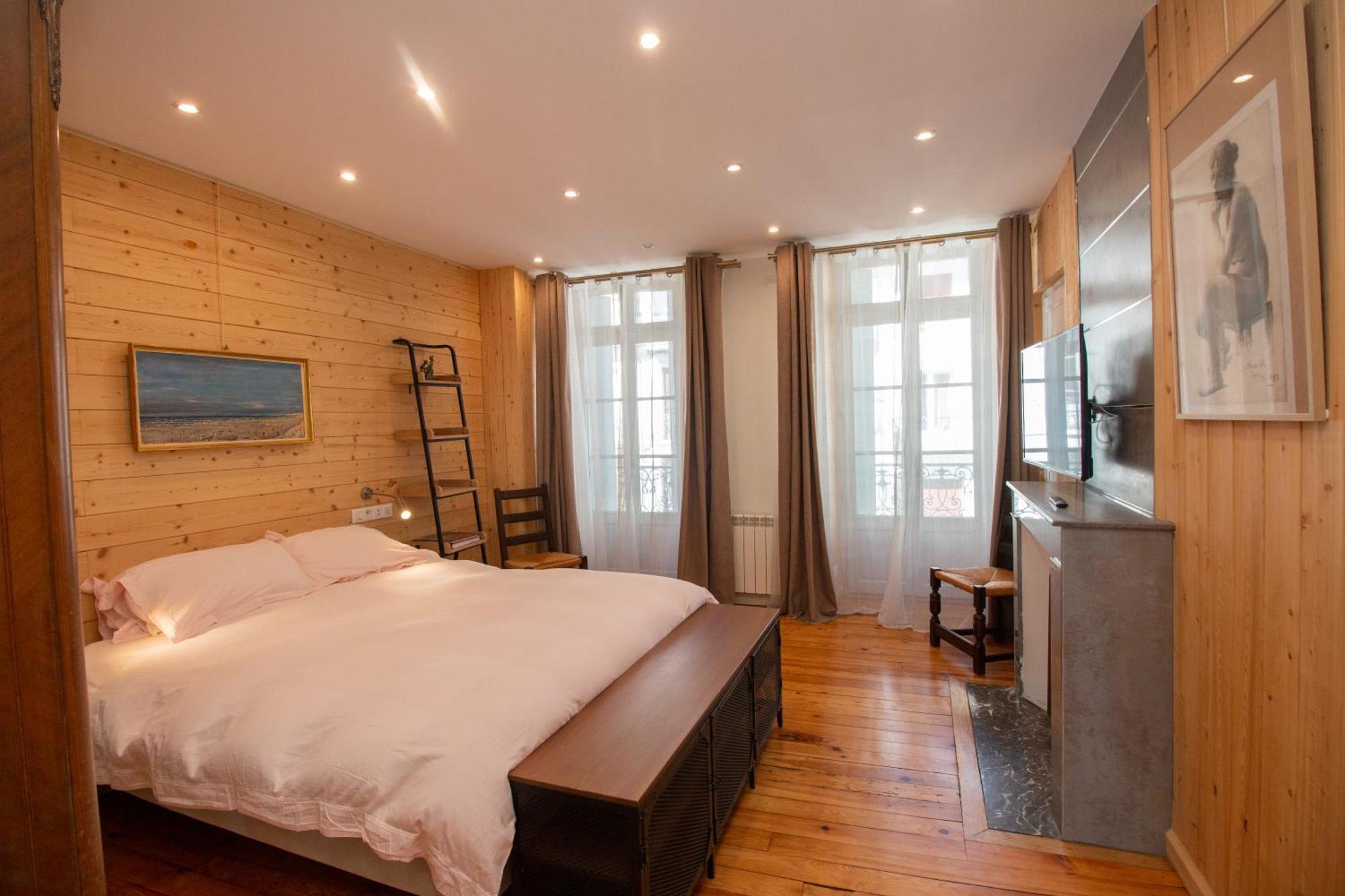 Le 41 Avenue Foch Hotel Bagnères-de-Luchon Buitenkant foto