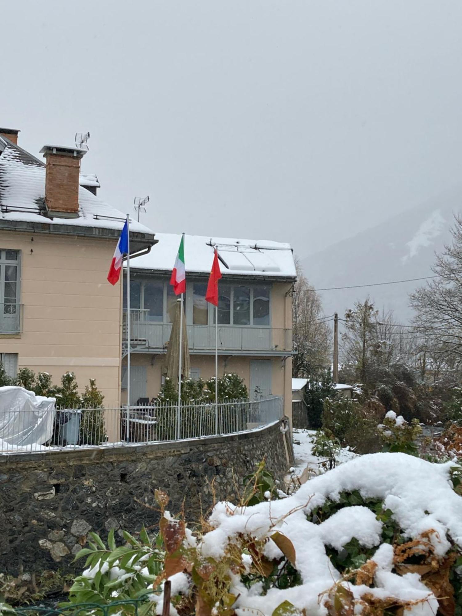 Le 41 Avenue Foch Hotel Bagnères-de-Luchon Buitenkant foto