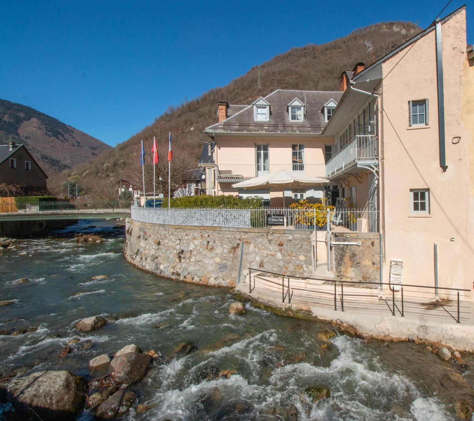 Le 41 Avenue Foch Hotel Bagnères-de-Luchon Buitenkant foto